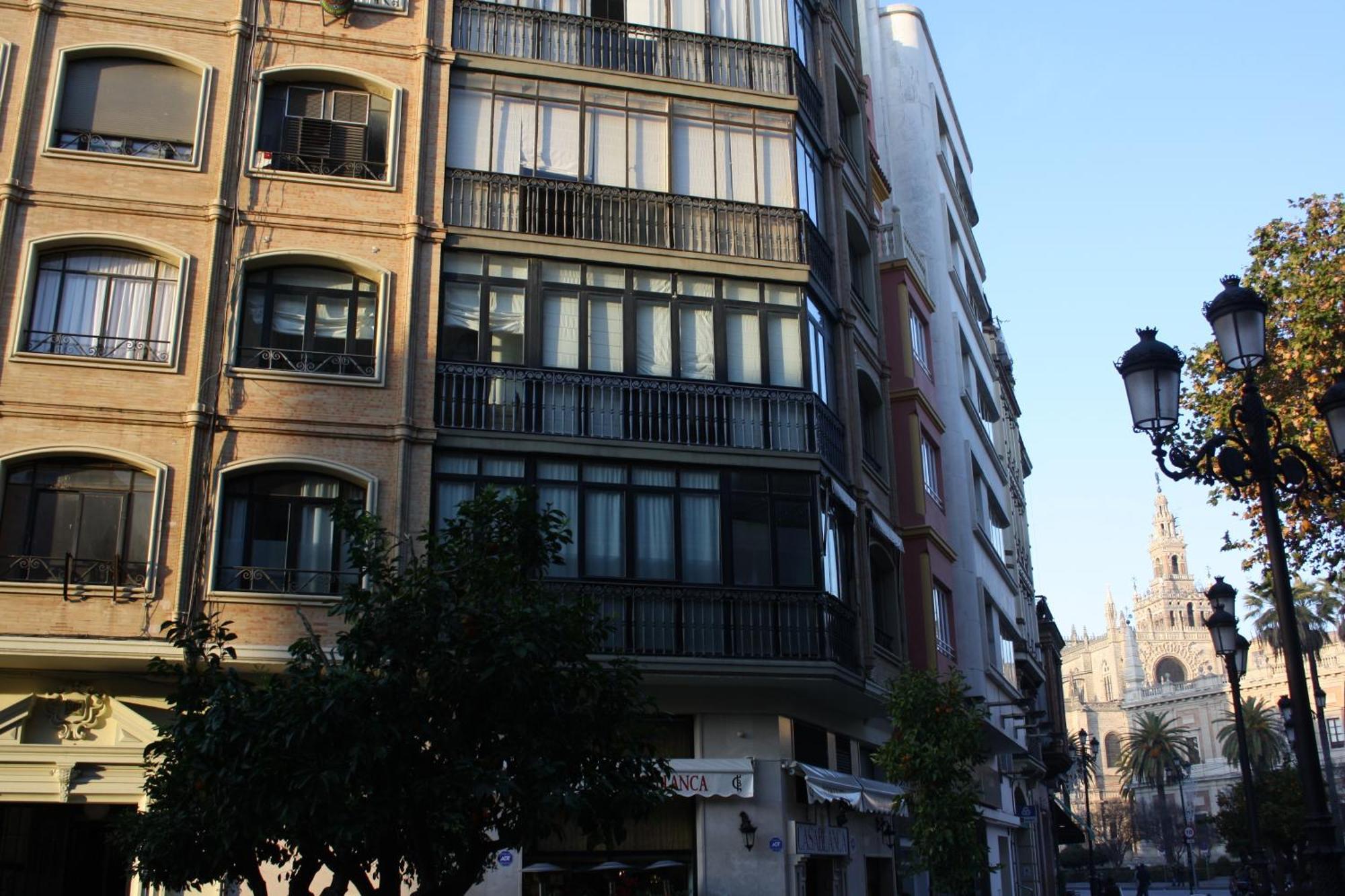 Apartamentos Avenida Seville Exterior photo