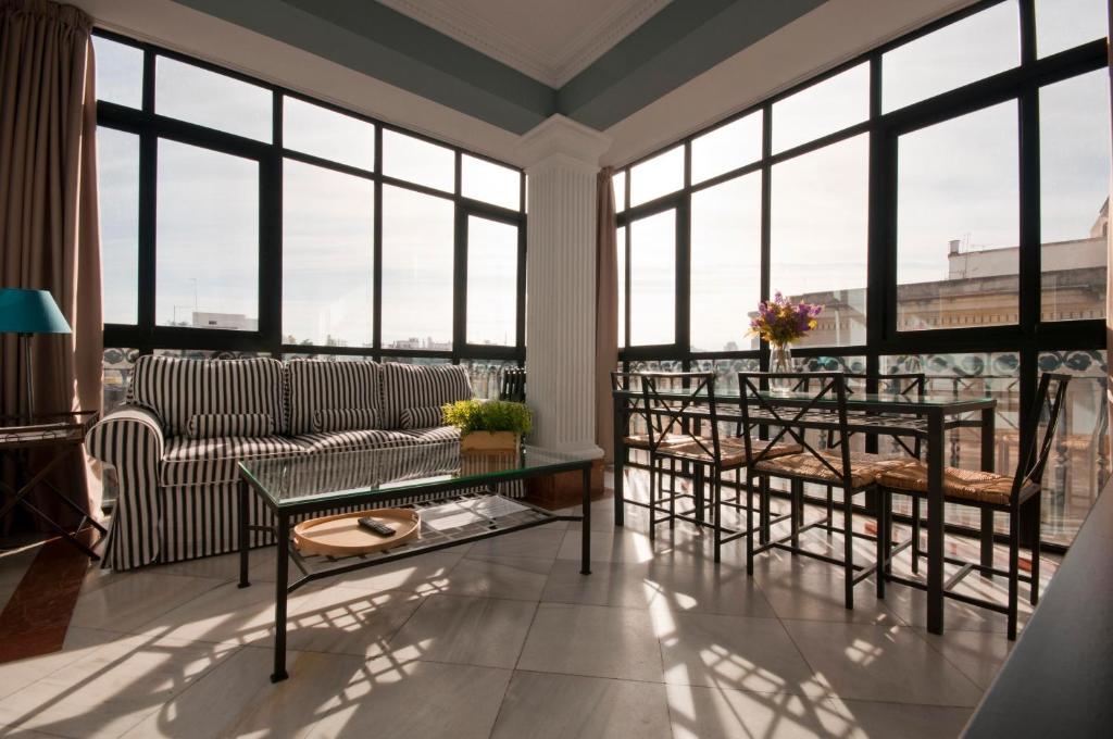 Apartamentos Avenida Seville Room photo