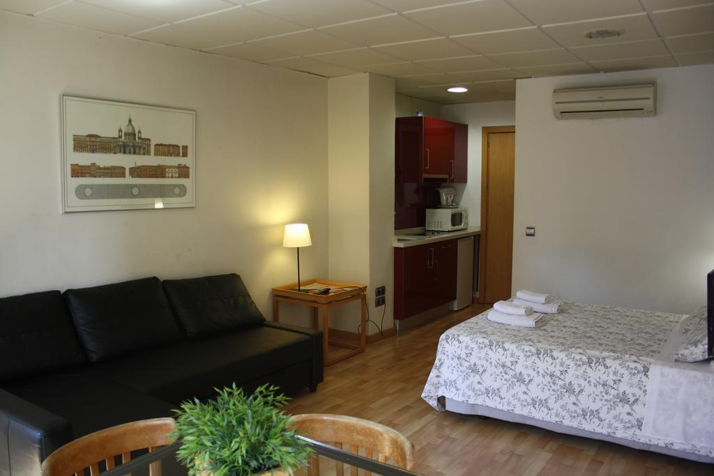 Apartamentos Avenida Seville Exterior photo