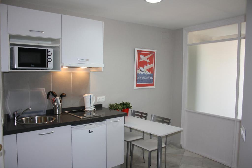 Apartamentos Avenida Seville Room photo